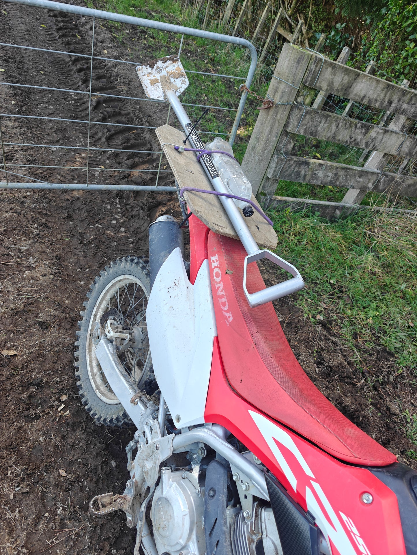 1050mm Fencing Spade (the nugget)